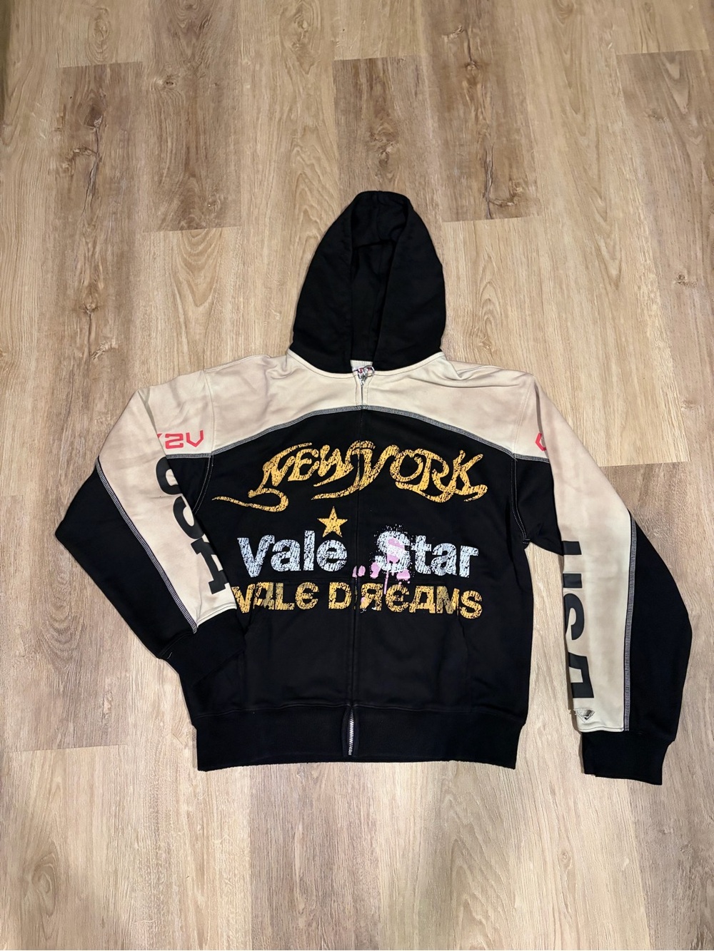 Vintage ripped valley zip up size medium, brand new with tags and bag